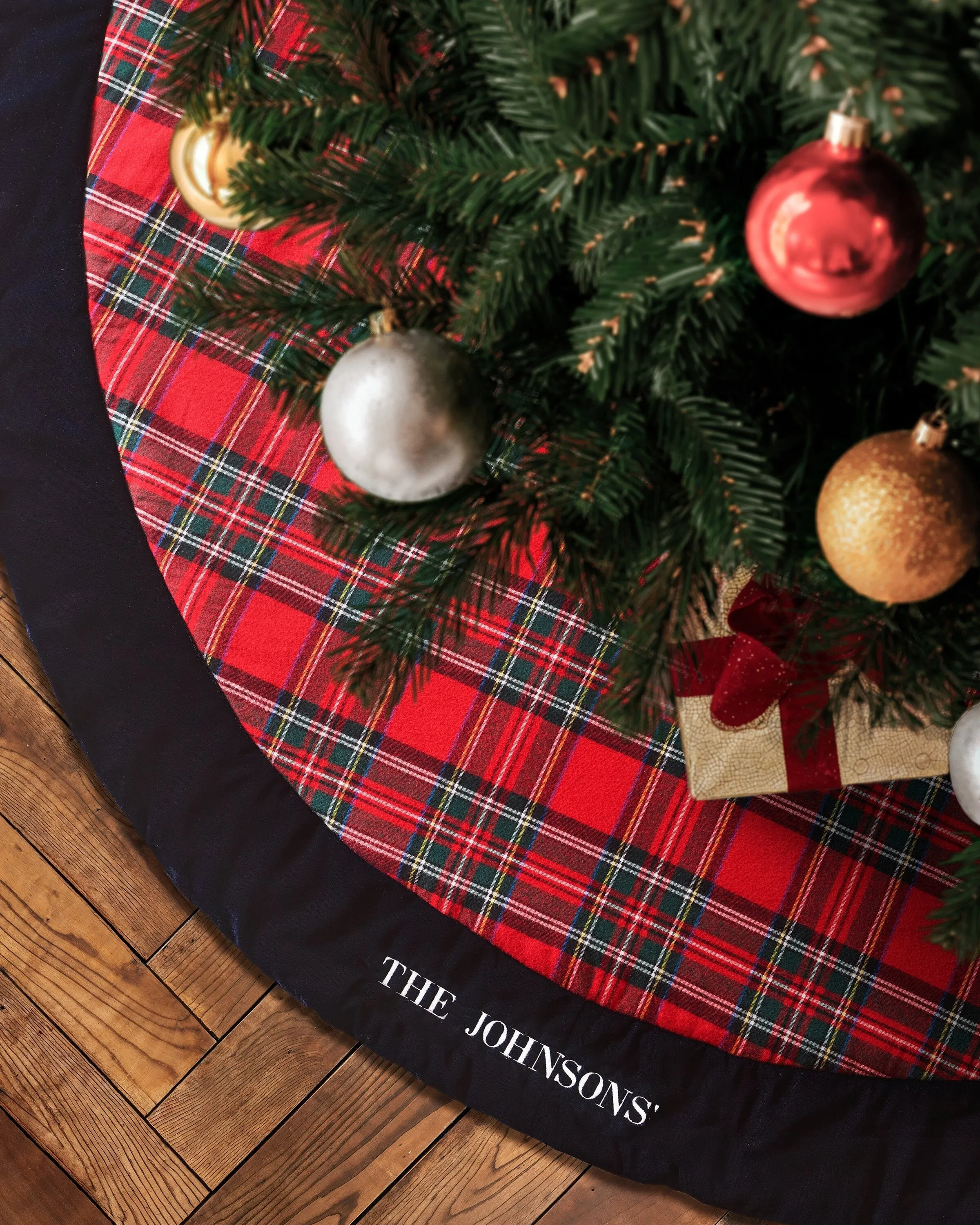 Christmas Tree Skirt in Imperial Tartan