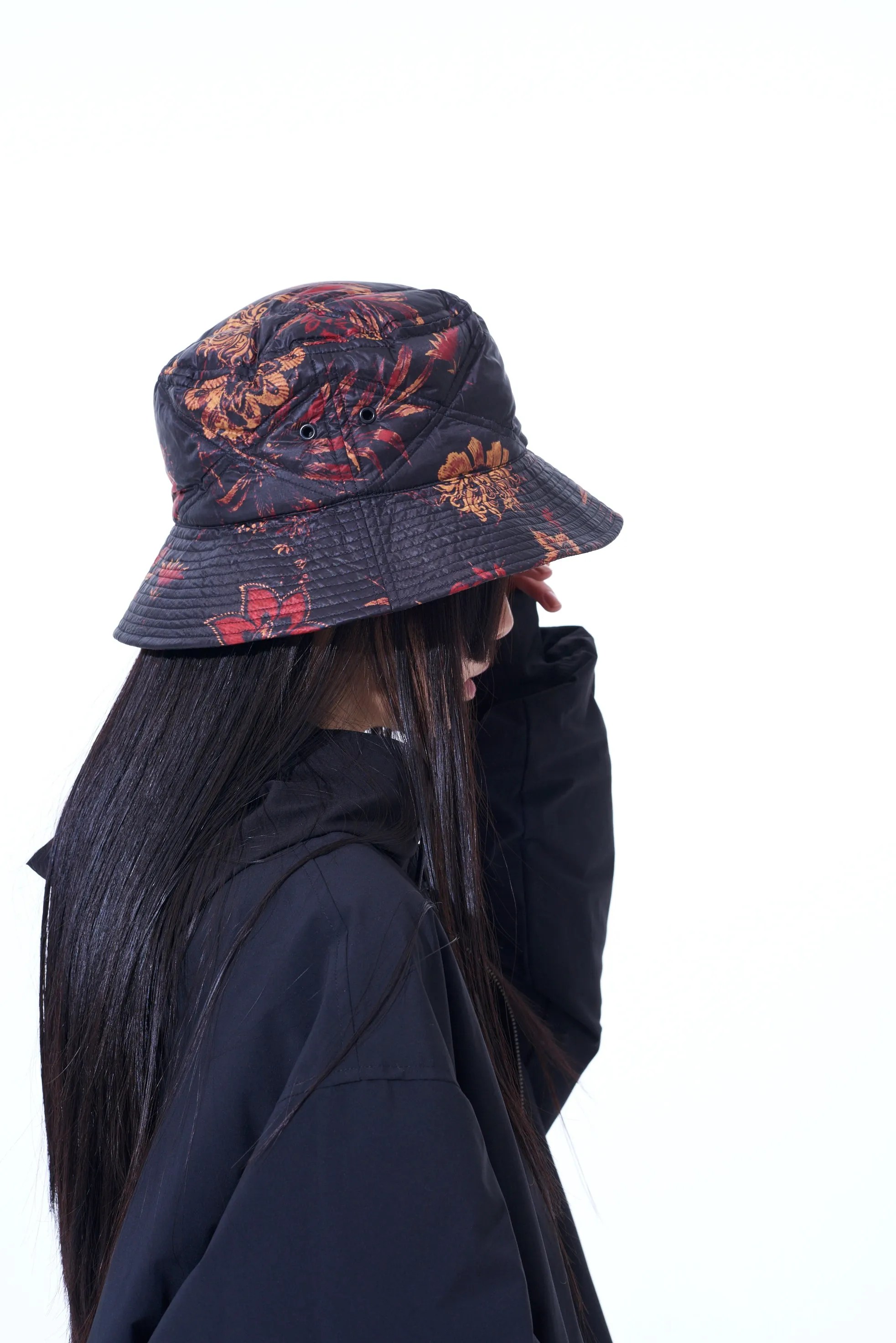 【S'YTE x TAION】Collaboration Collection FLORAL PATTERN QUILTED DOWN BUCKET HAT